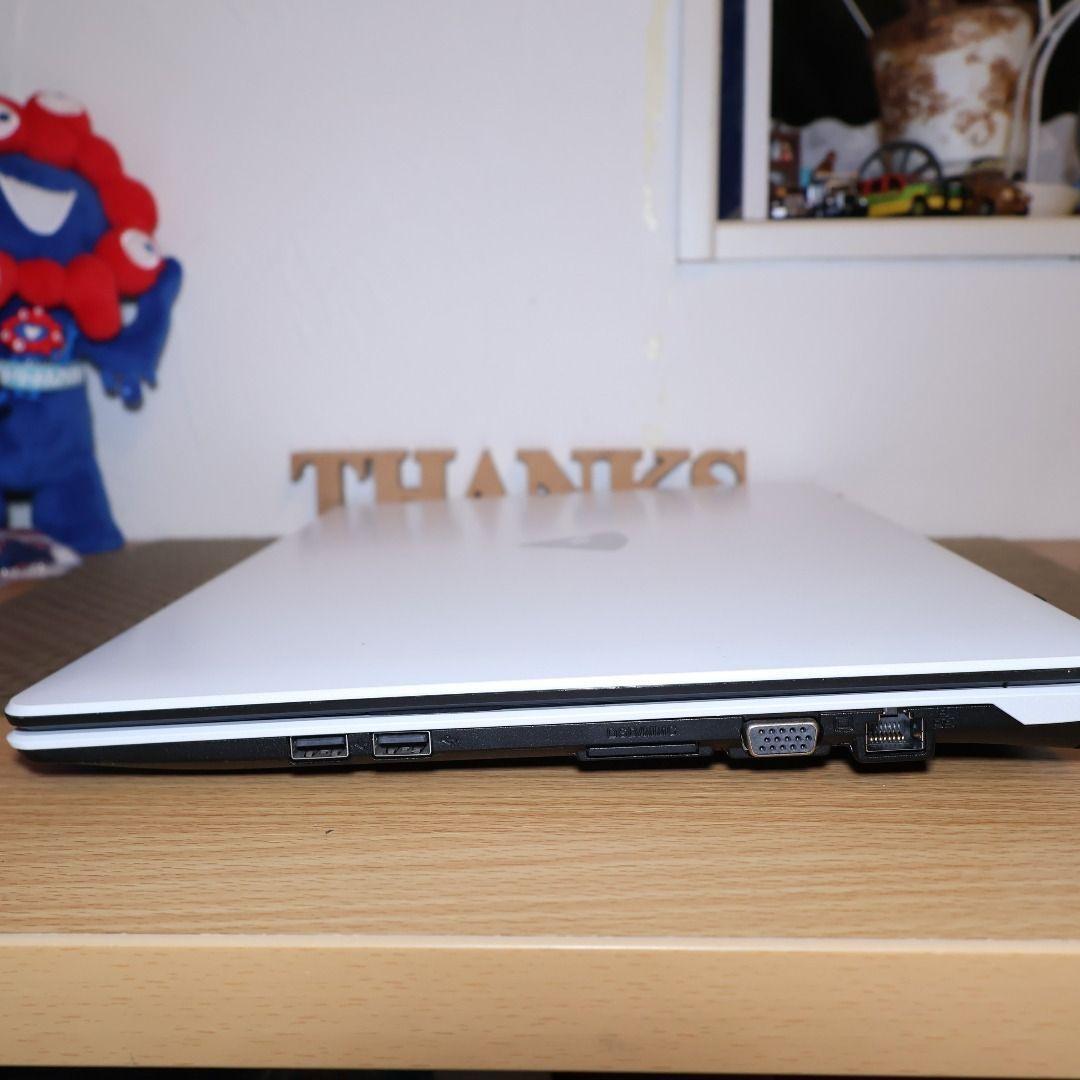 Win11公式対応8世代i7/メ8G/高速SSD512G/無線/カメラ/FHD