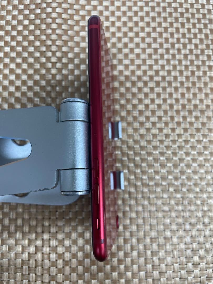 iPhone SE 第3世代 64 GBレッドSIMフリー【7164】