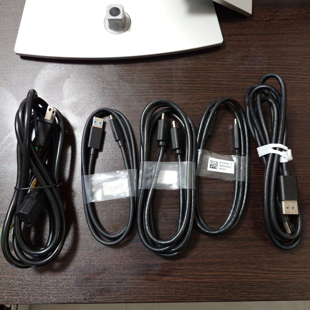 DELL U2723QE 4K 27インチ USB-C ハブモニター