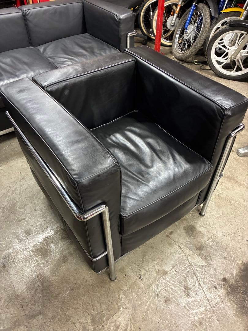 ル・コルビジエLC2の正規品です‼️①一人掛けソファ‼️