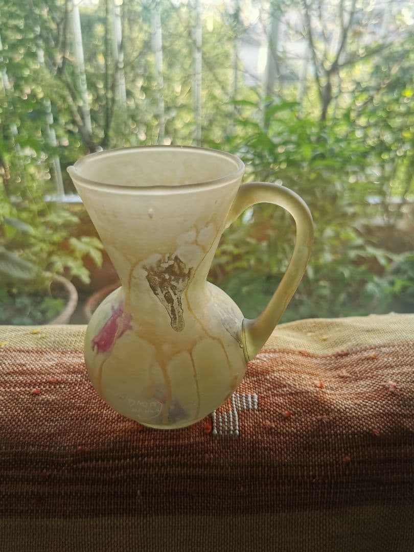 アンティーク ドームナンシー シクラメン花紋 押風花セピアトーン水差し キャラフ