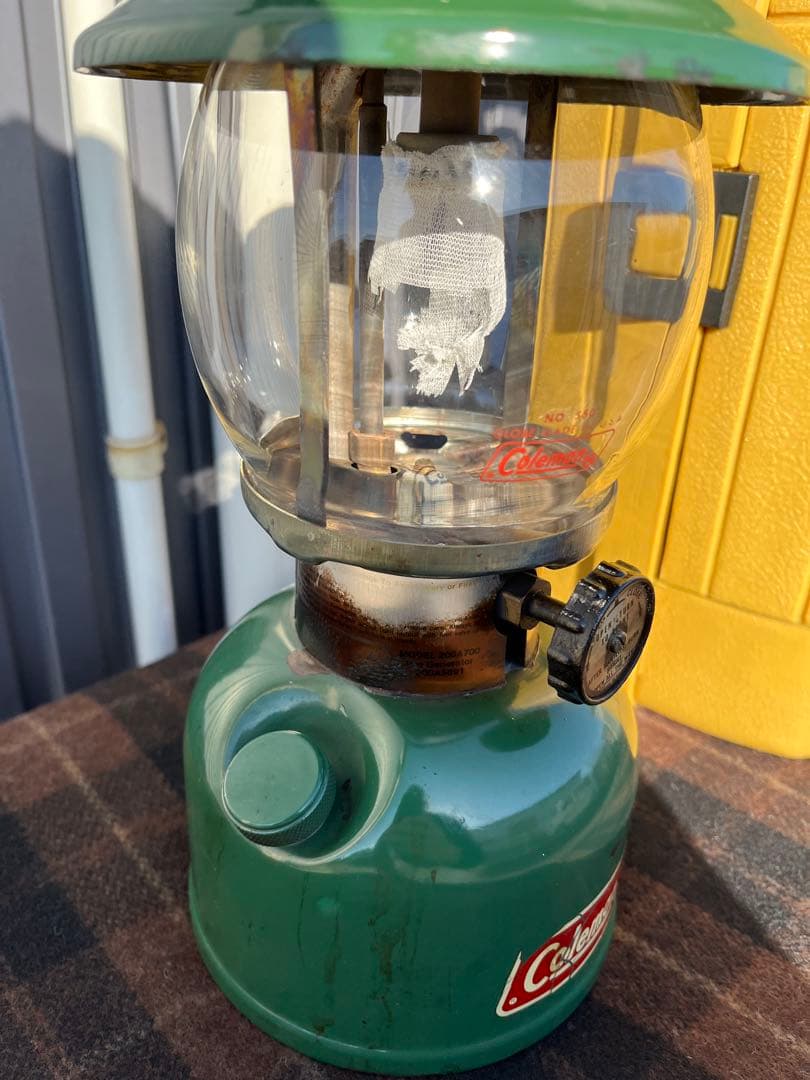 Coleman ランタン 1981年3月　緑色