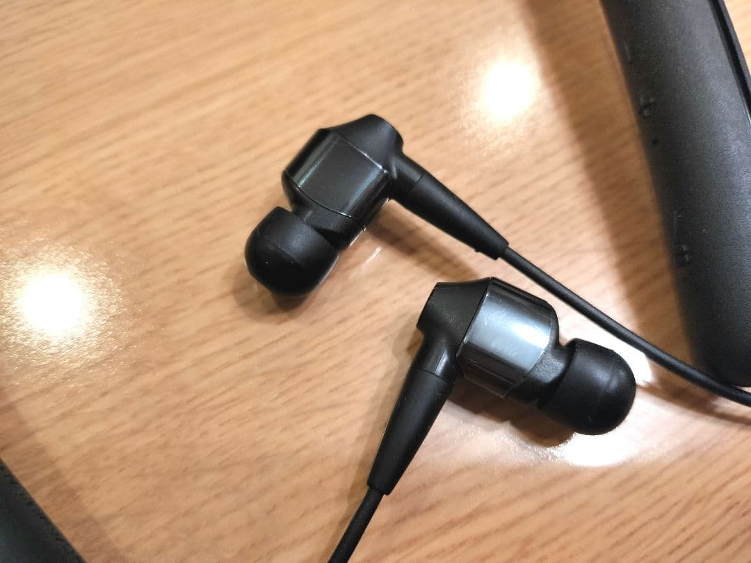 ☆美品☆SONY ソニー　WI-1000X 　並行輸入品　キャリングケース付き