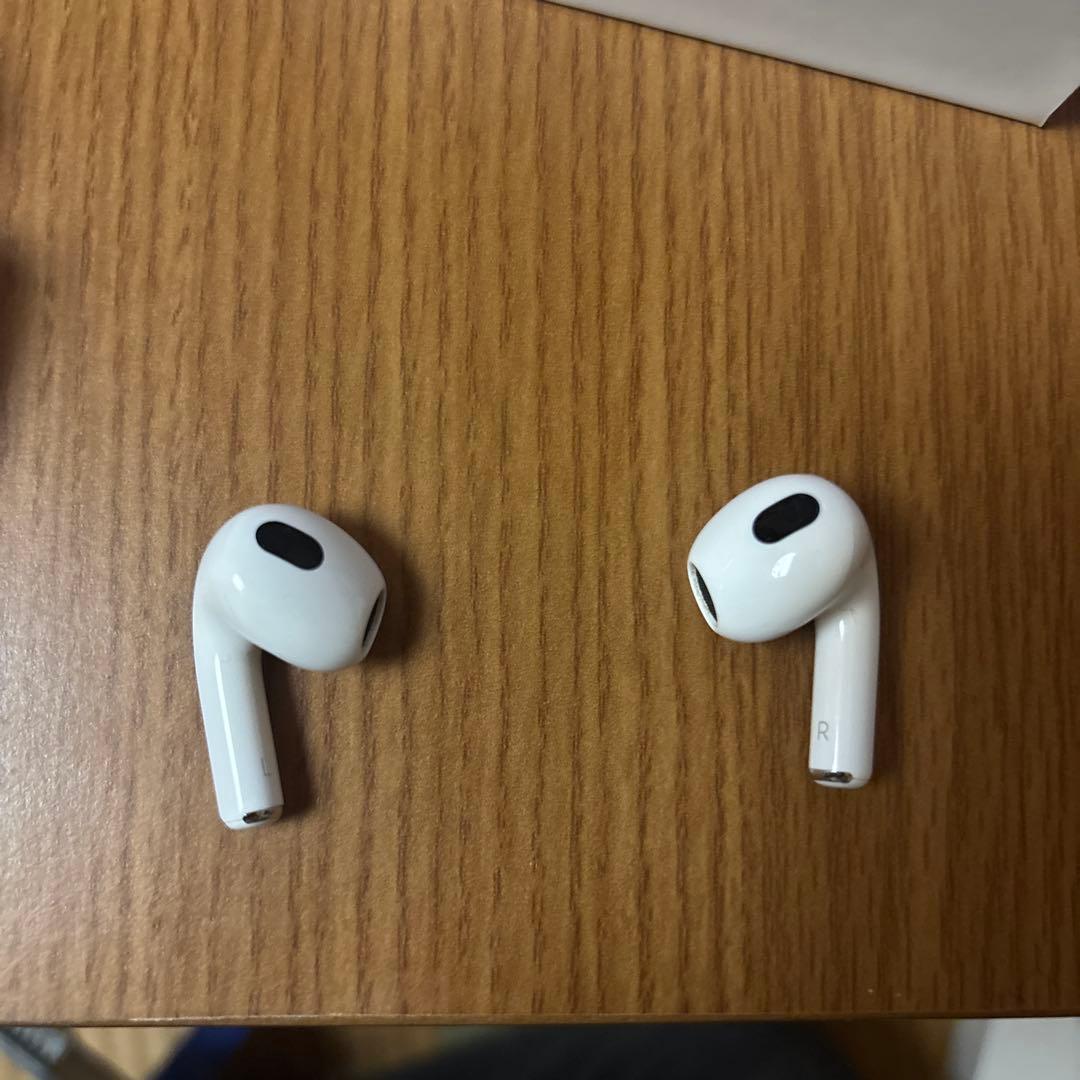 a*様 AirPods第3世代本体 充電ケース、充電ケーブル　説明書付き