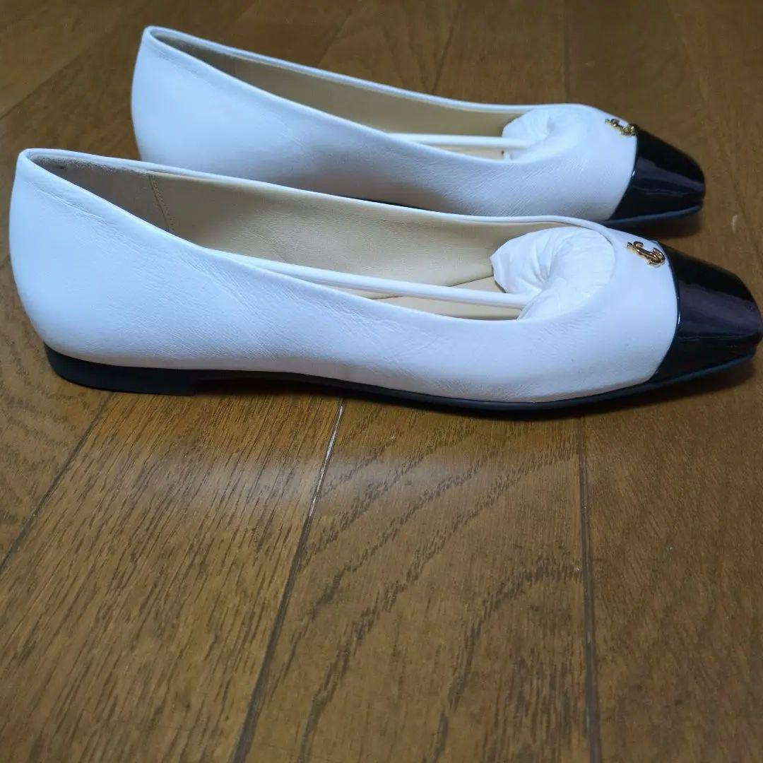 ジミー・チュウ　フラットシューズ