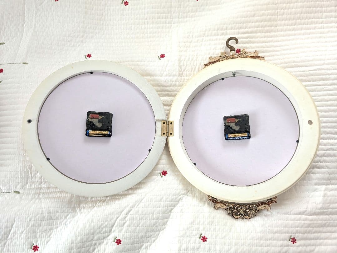 お値下げ中！装飾両面壁掛け時計　ヨーロピオンスタイル　オフホワイト