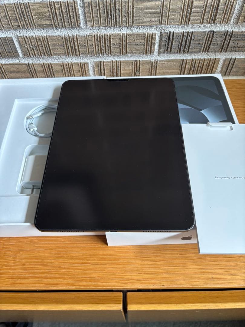 Apple iPad Air 5世代　64g