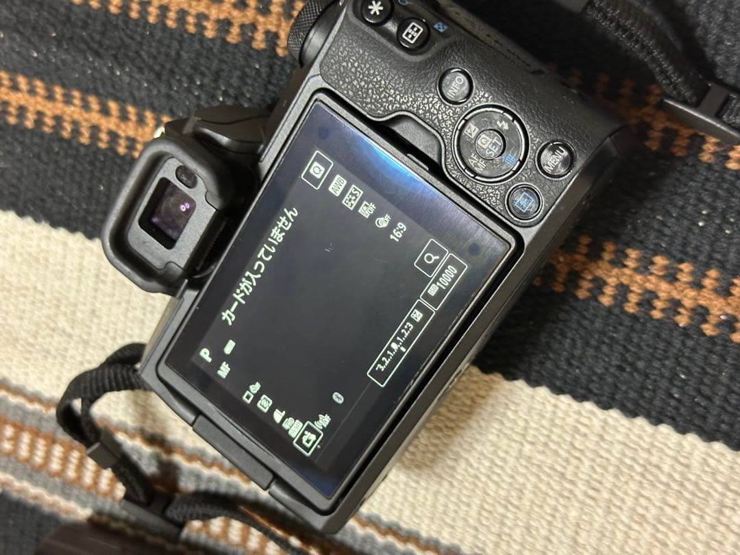 Canon EOS Kiss M ダブルレンズセット　ミラーレス