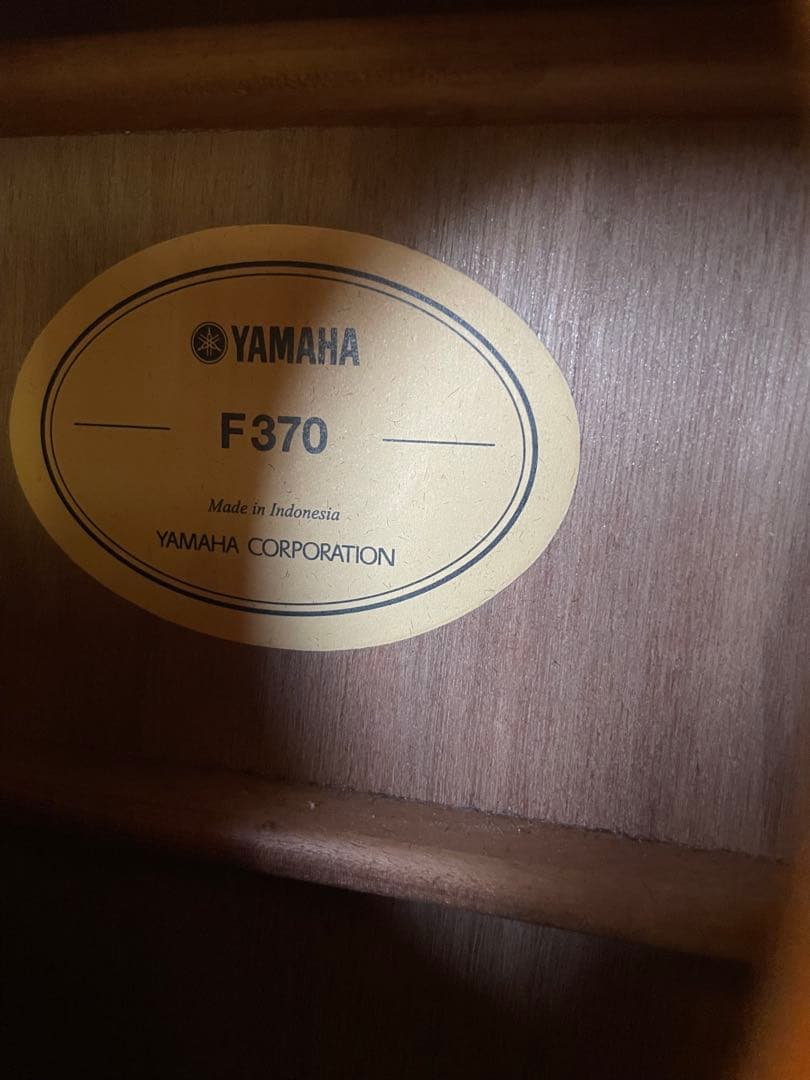 【美品】YAMAHA F370 アコースティックギター　専用ソフトケース付き