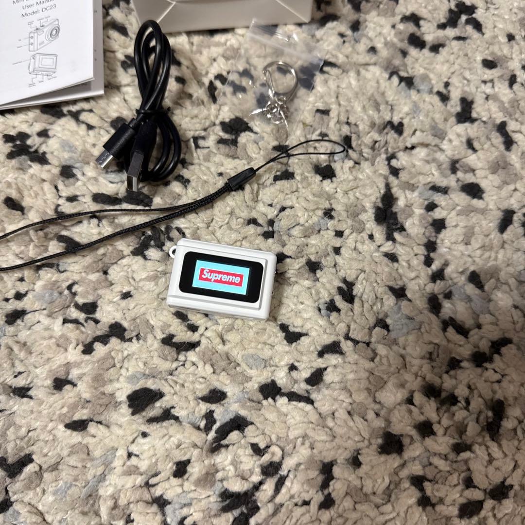 小物 Supreme Digital Camera Keychain \"White\"