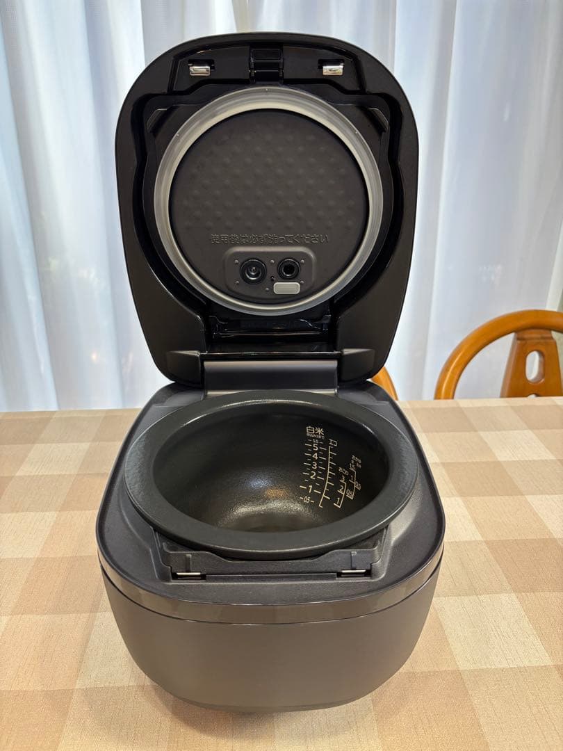 炊飯器5合炊き 最新タイガー圧力IH土鍋 ご泡火炊き 日本製JPH-J10NKM