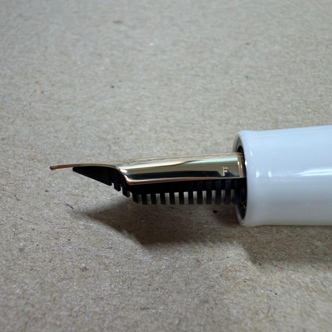 新品 SAILOR セーラー 万年筆 プロフィット 21 F ホワイト 21k