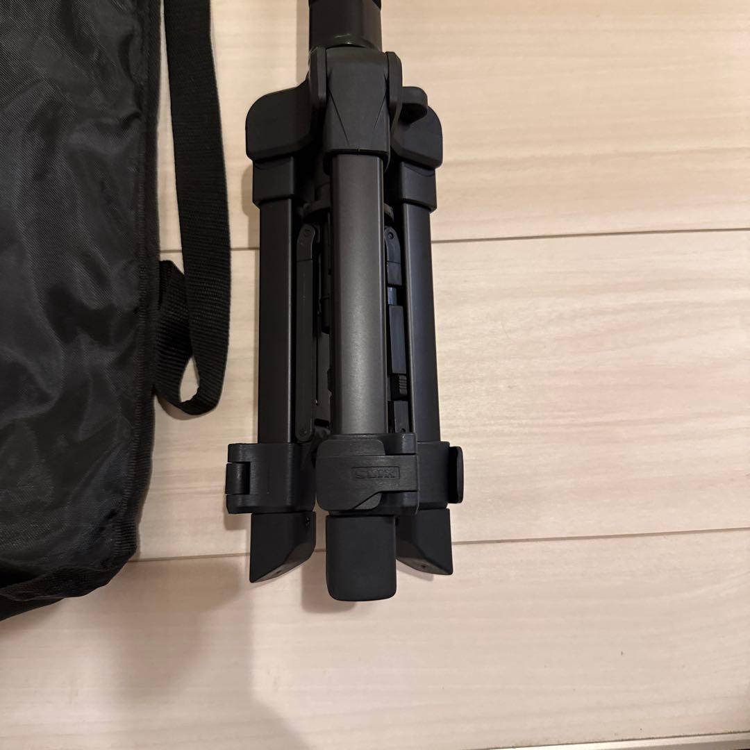 Panasonic HC-V495M ビデオカメラ 本体・スタンド・ケース付き