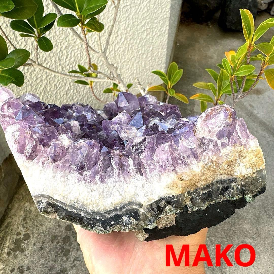 M1849☆アメジストクラスター1.8Kg☆ブラジル産☆天然石☆N51011-B