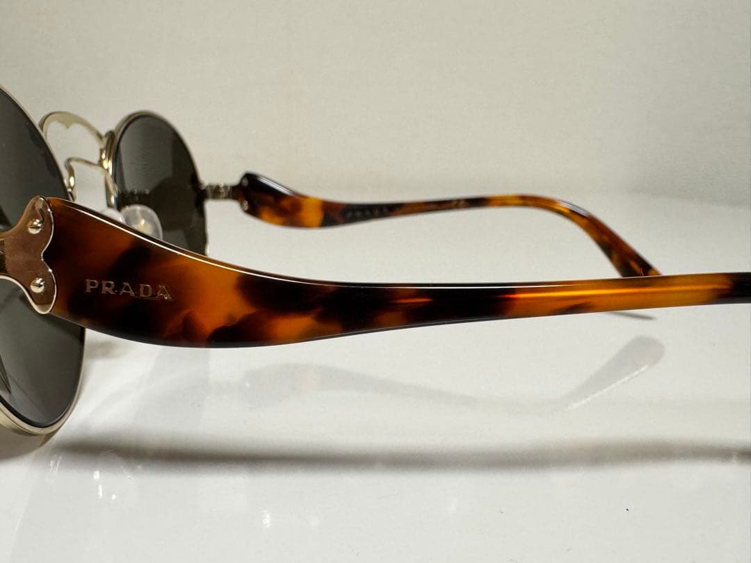 【フリマshop】 HYDE 着用 プラダ サングラス SPR55T