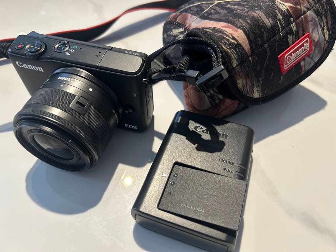 Canon EOS M10 ミラーレスカメラ 本体と付属品