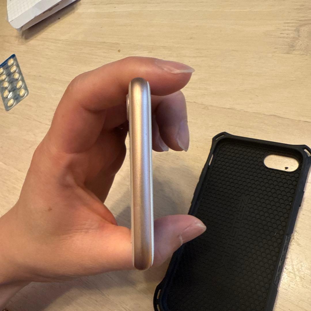 【バッテリー交換要】Apple iPhone 8 64GB ローズゴールド 本体