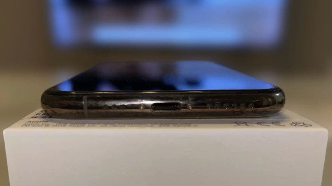 P*I様 Apple iPhone Xs Gold 64GB