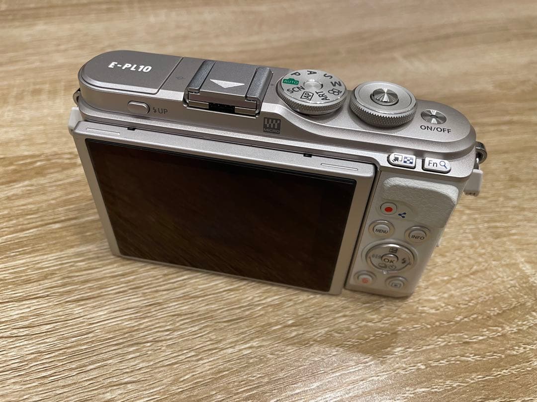 OLYMPUS PEN E-PL10 EZダブルズームキット ホワイト
