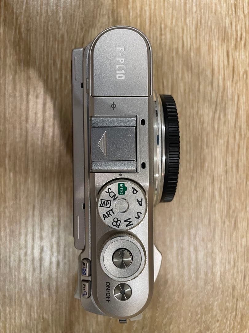 OLYMPUS PEN E-PL10 EZダブルズームキット ホワイト
