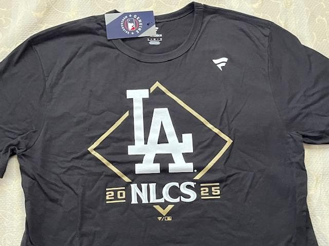 大谷翔平MLB2025NLCS優勝BLACK＆GOLDロッカーROOMTEE/L