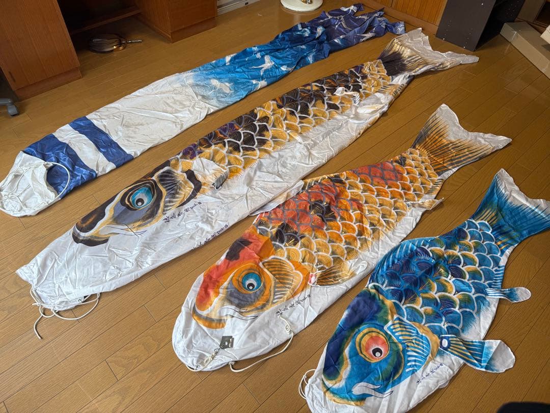 未使用 鯉のぼり 4匹セット 取り付け用具付き