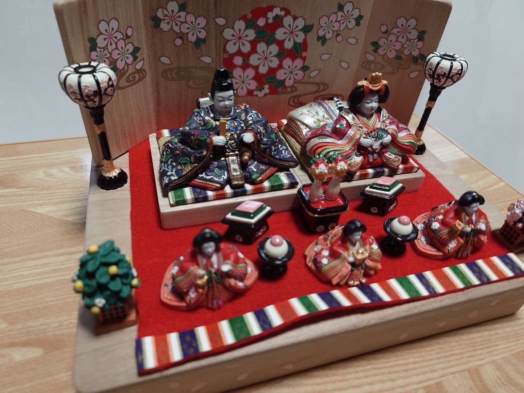 伝統的な雛人形セット