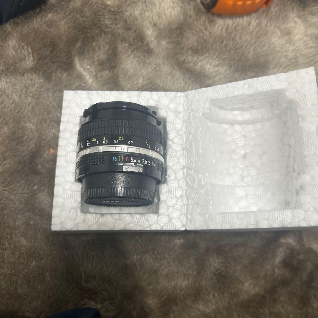 Nikkor 50mm f/1.4 レンズ