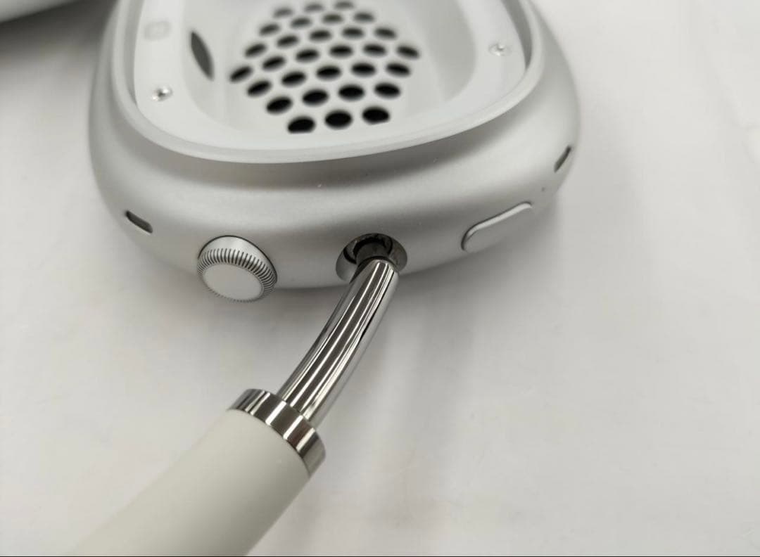 AirPods Max Lightningモデル