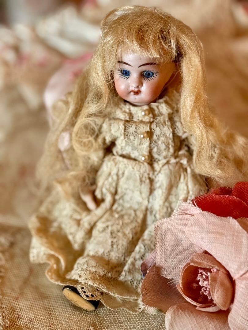 アンティーク　ミニョネット　ドール　リボン刺繍カルトナージュセット