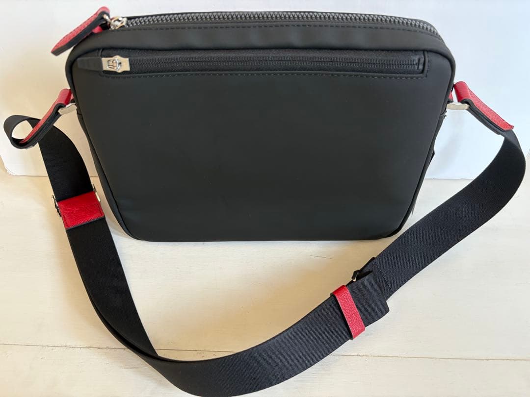 ゆりちゃん様【新品】ランバン　ショルダーバッグ