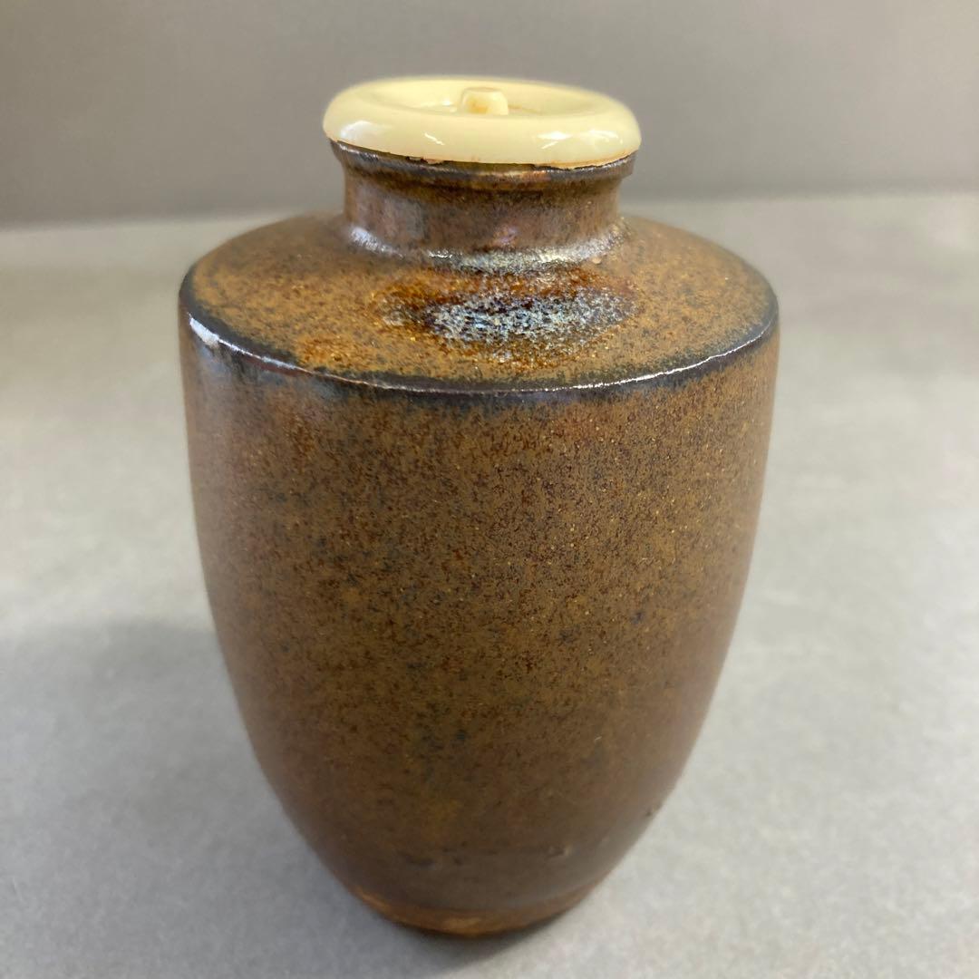 茶道具　肩衝茶入　仕覆　洛東定一(桶谷定一と推定)造　蓋金箔一部捲れ　S29CH