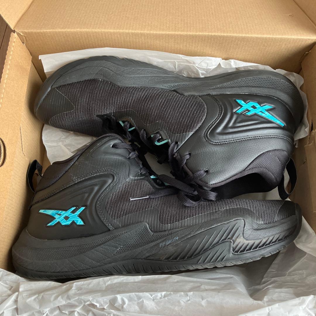 【美品】アシックスNOVASURGE3 30センチ