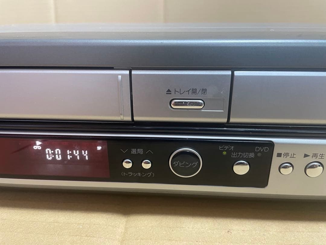 ビデオ一体型DVDレコーダー　シャープDV-RW65動作品　リモコン付き
