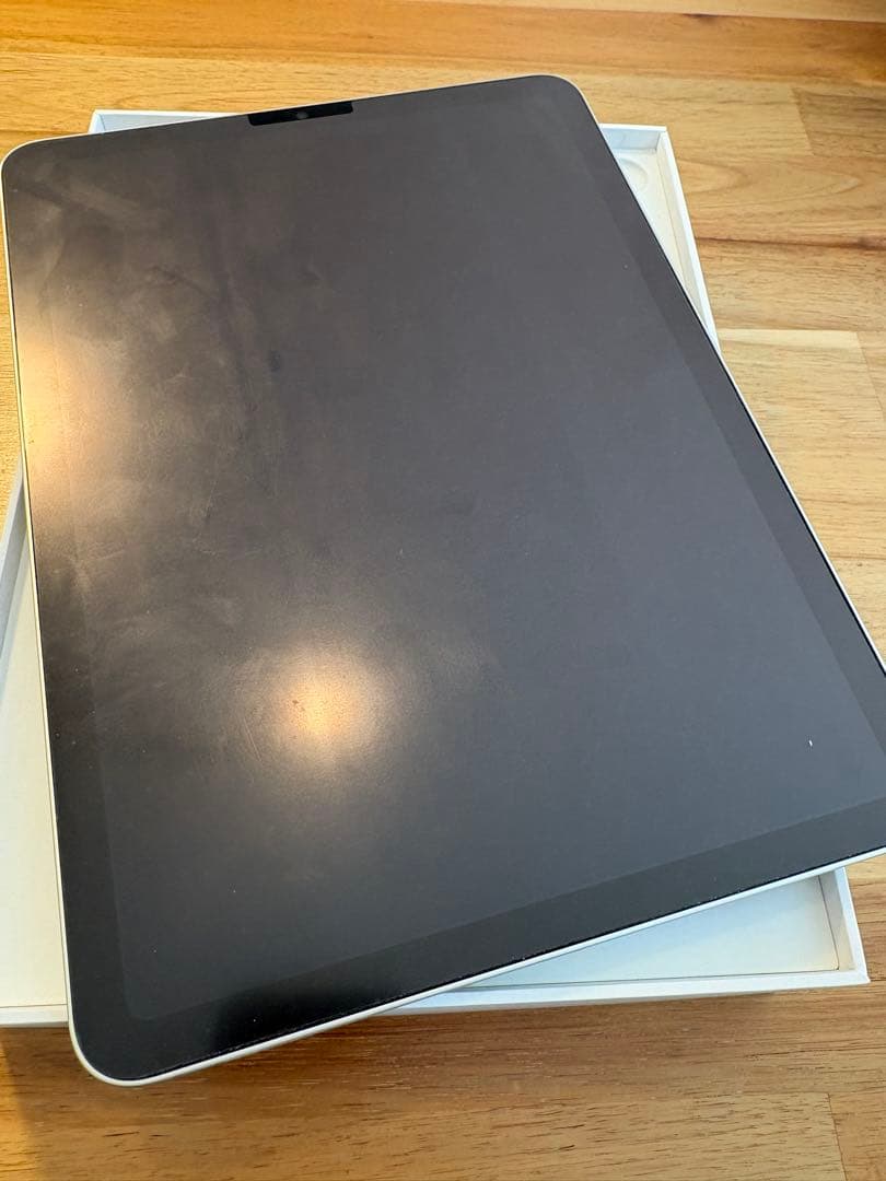 Apple iPad air 第五世代 64gb シルバー 本体　ケース付き美品