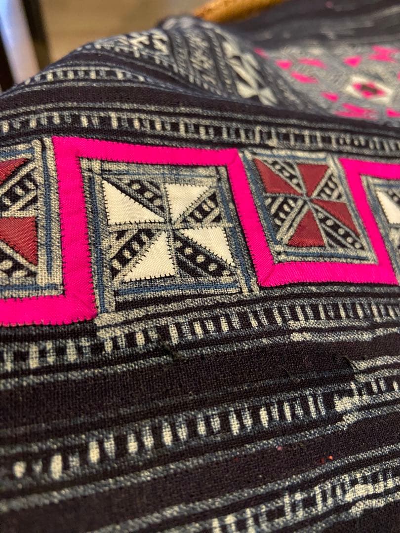 【新品】モン族　手描き染め　一点もの　バティック　5m 少数民族　刺繍　臈纈染