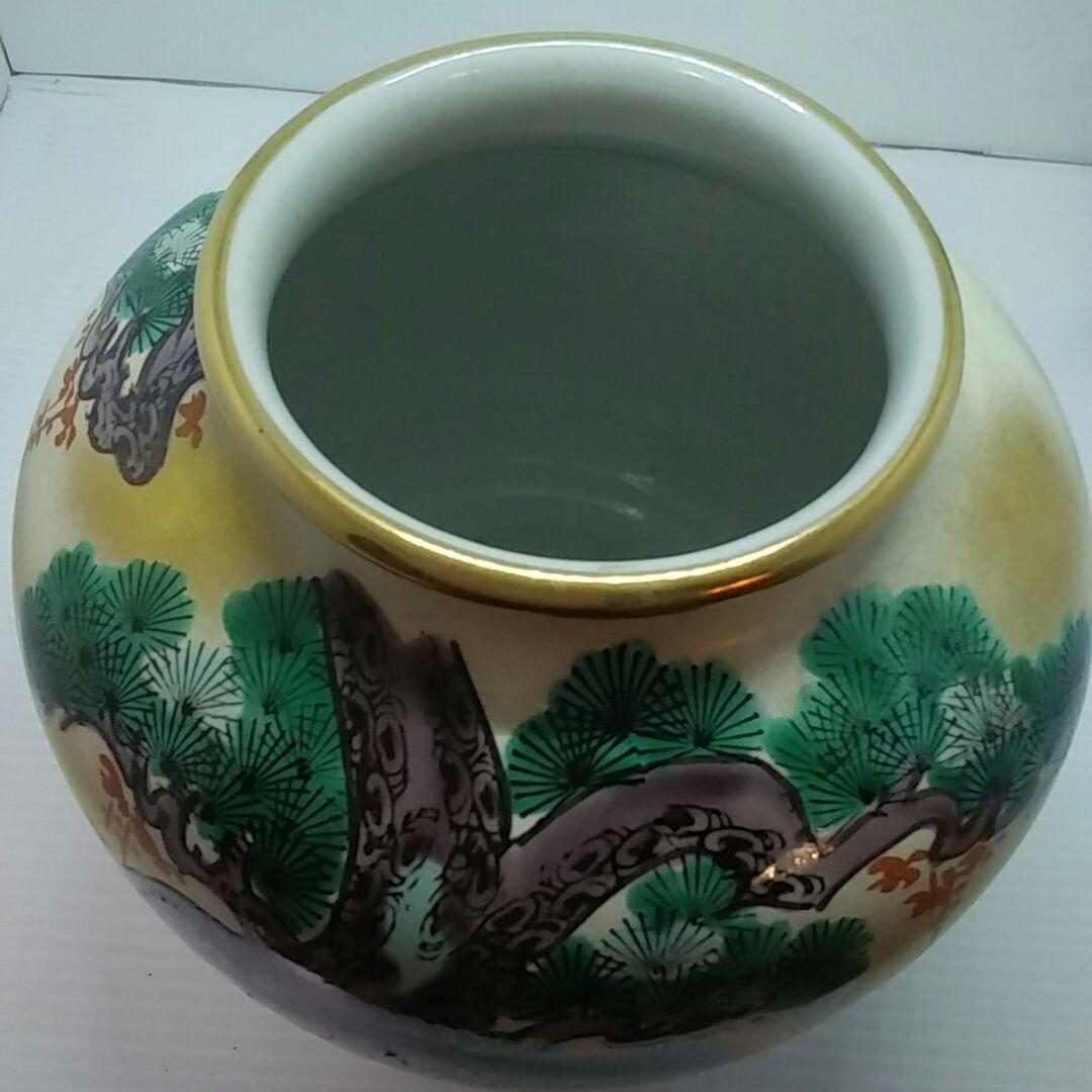 ２３２九谷焼　晴山高さ19cm　大胆な松は権力の象徴神の宿る木