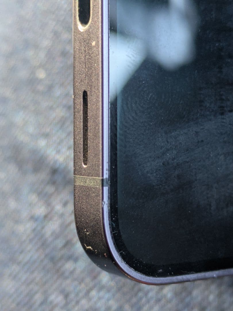 Samsung スマートフォン docomo 3カメラ