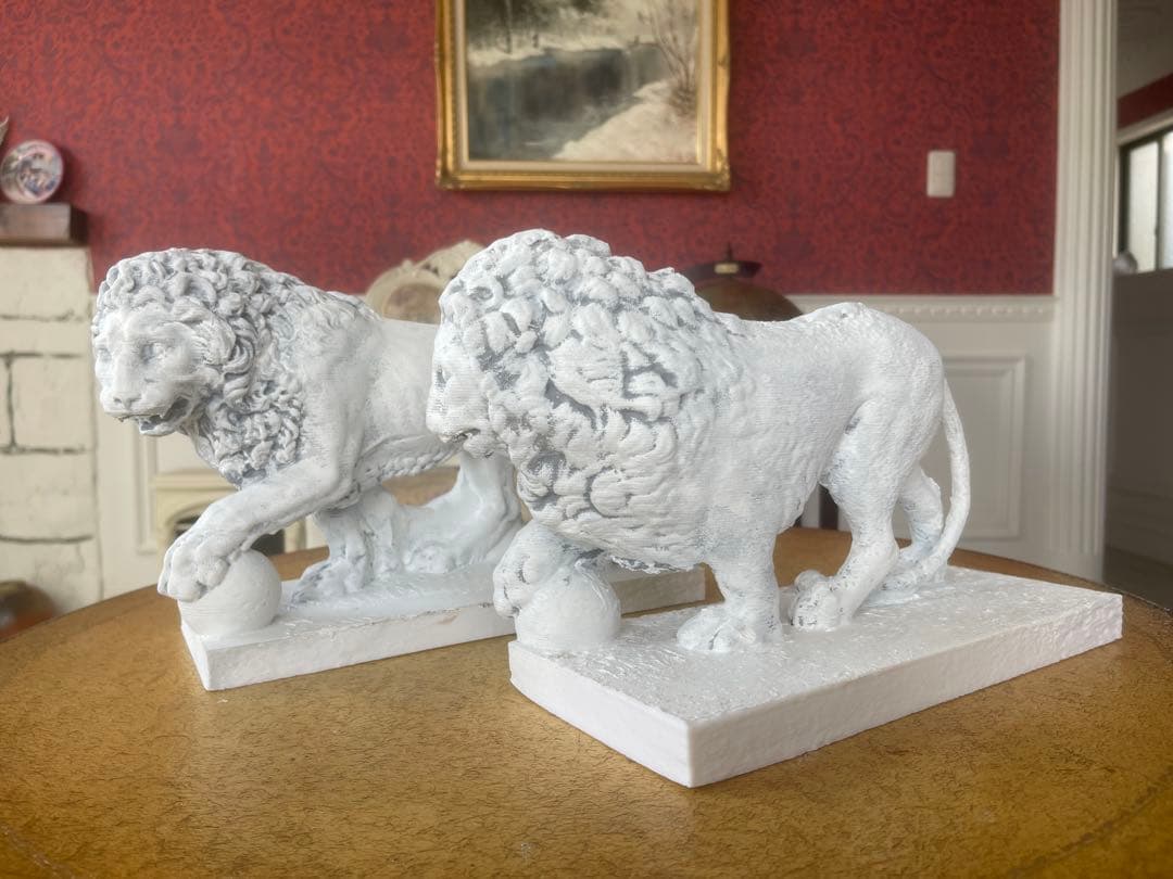 メディチライオンの像 ヴァッカ と ファンチェッリ (2 lions)