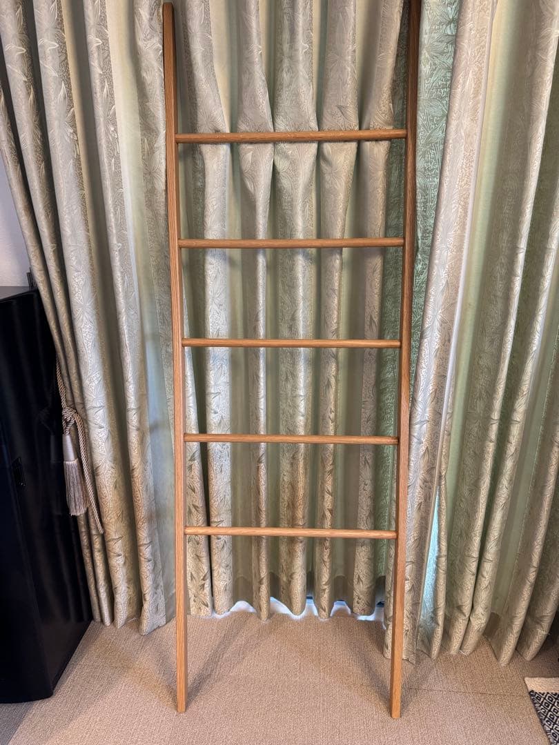 木製ラダー　梯子型荷物掛け