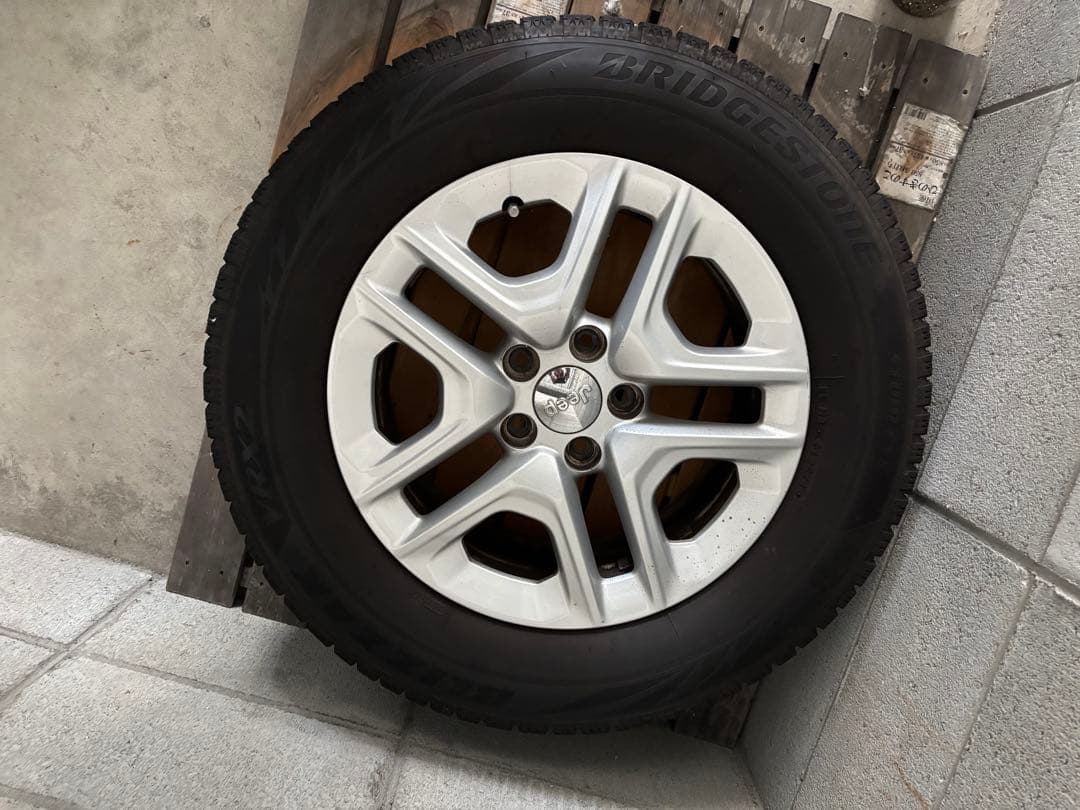 Jeepコンパス純正16インチスタッドレス 4本PCD5×110 レネゲード対応