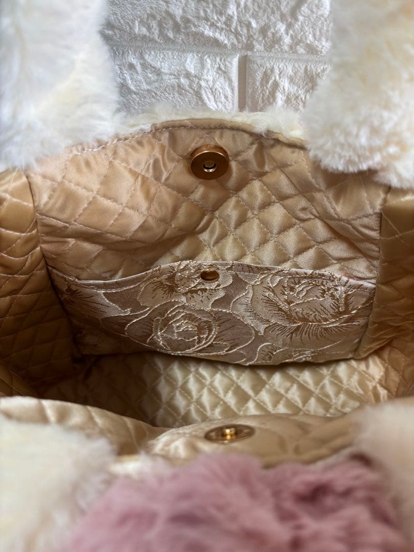 黒*こ様 コヤンイサムチョン　ファーフリルトートバッグ　ルミちゃん　ピンクうさち