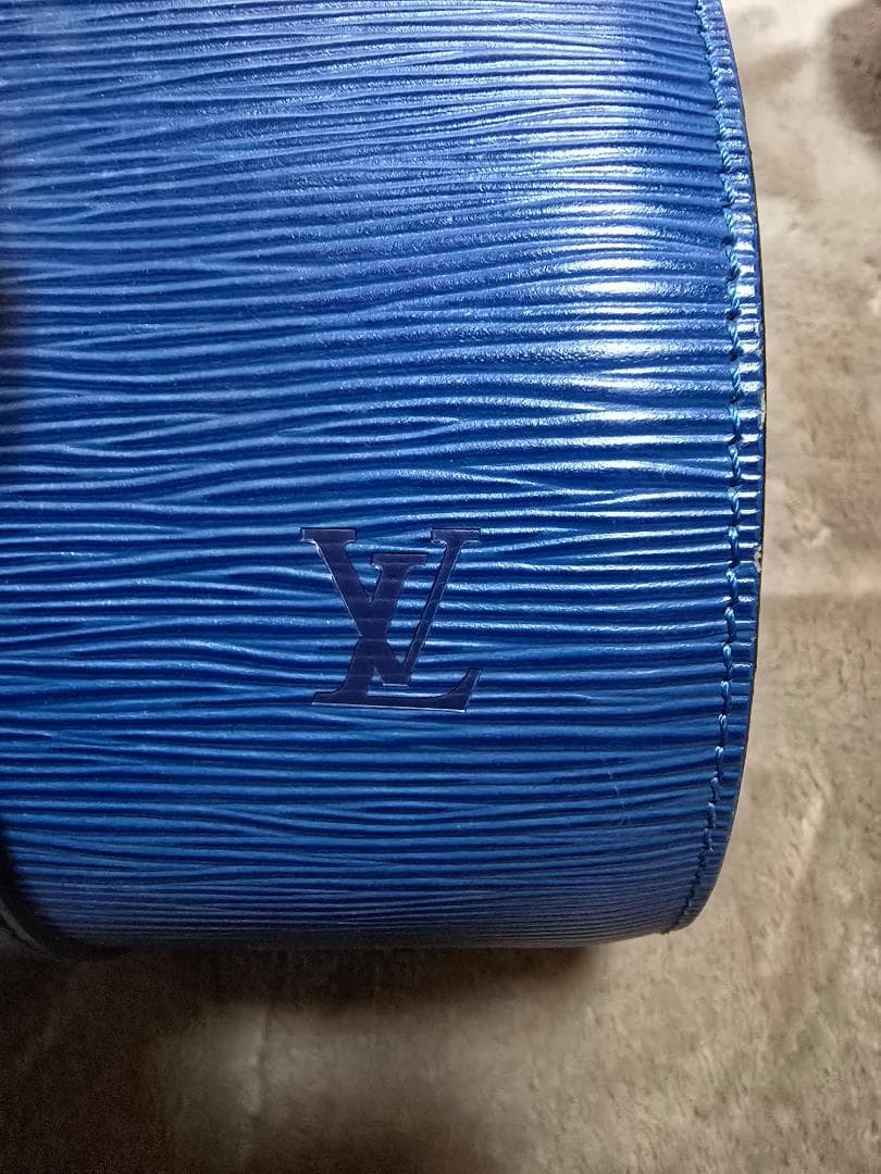 Louis Vuitton エピレザー ハンドバッグ 青