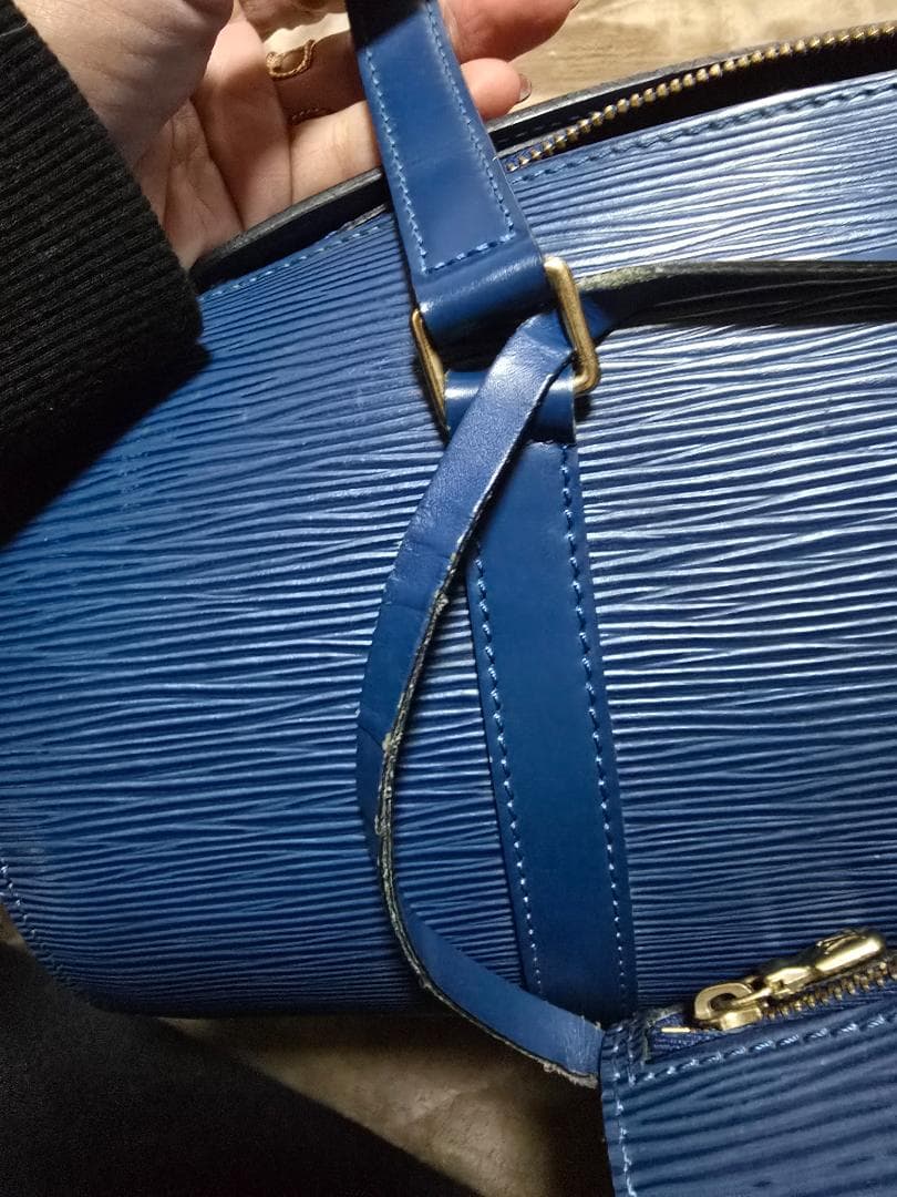 Louis Vuitton エピレザー ハンドバッグ 青