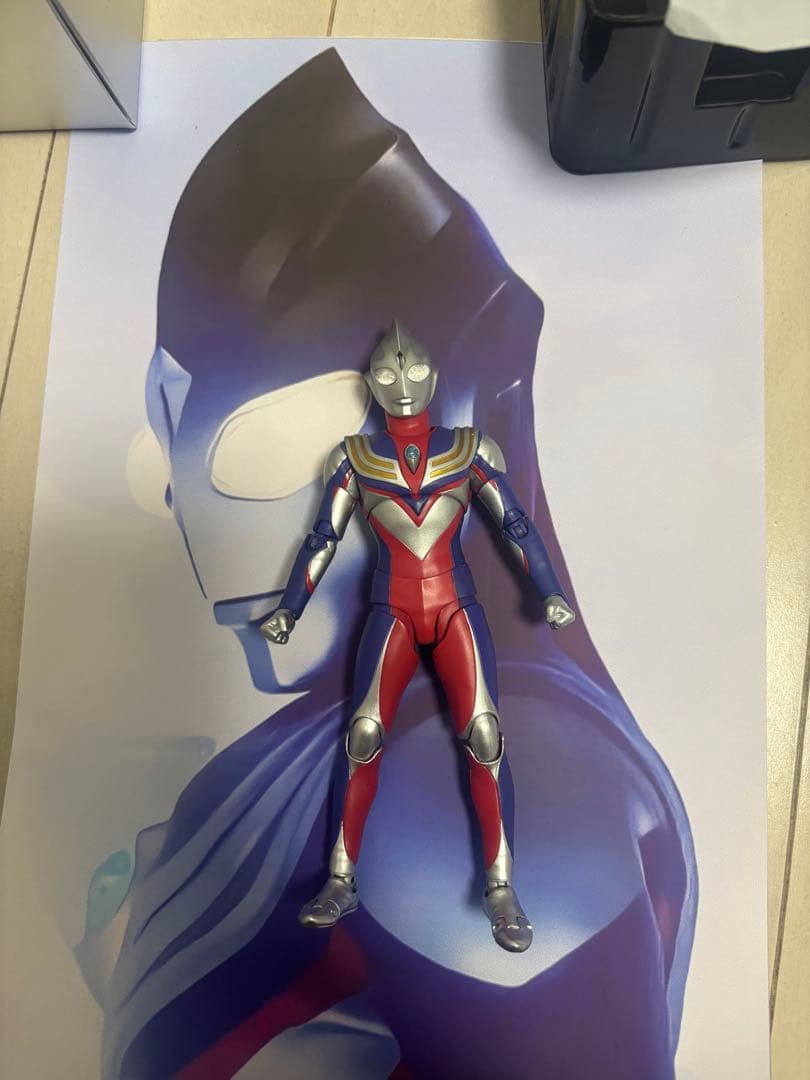 ウルトラマンティガ真骨彫刻（再版）にティガのポスターを1枚プレゼント（週末限定）
