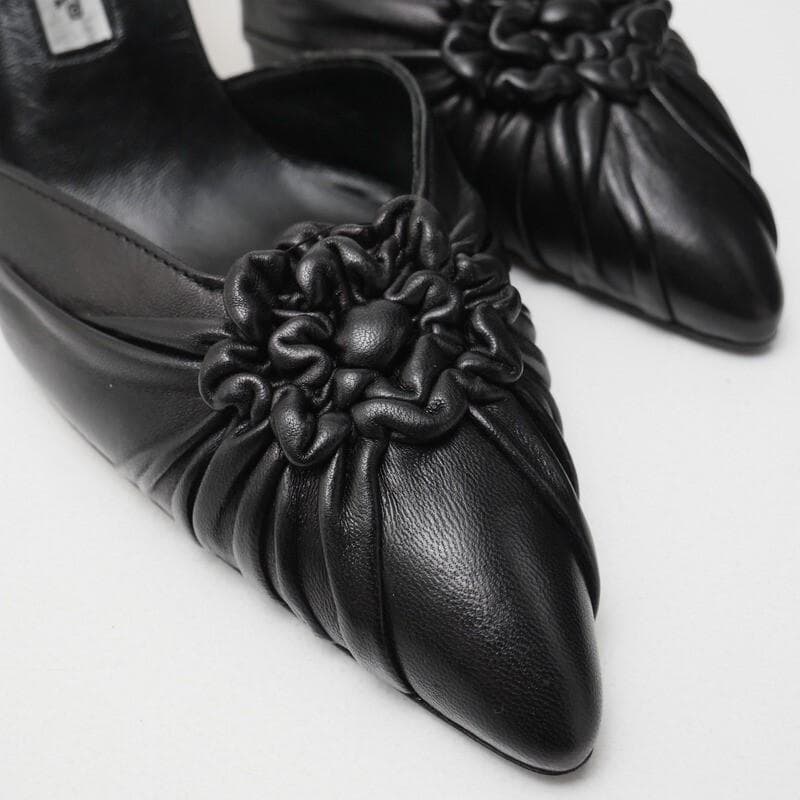 未使用 マノロブラニク ミュール ポインテッドトゥ 37 23.5cm相当