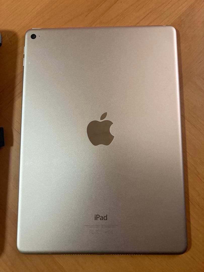 ！美品！iPad Air2 16G 折りたたみケース付き