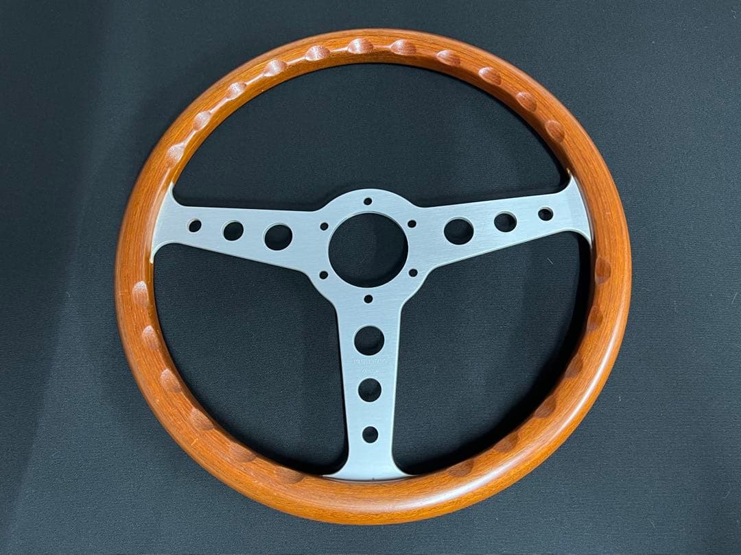 momo INDY フラットスポーク 35φ