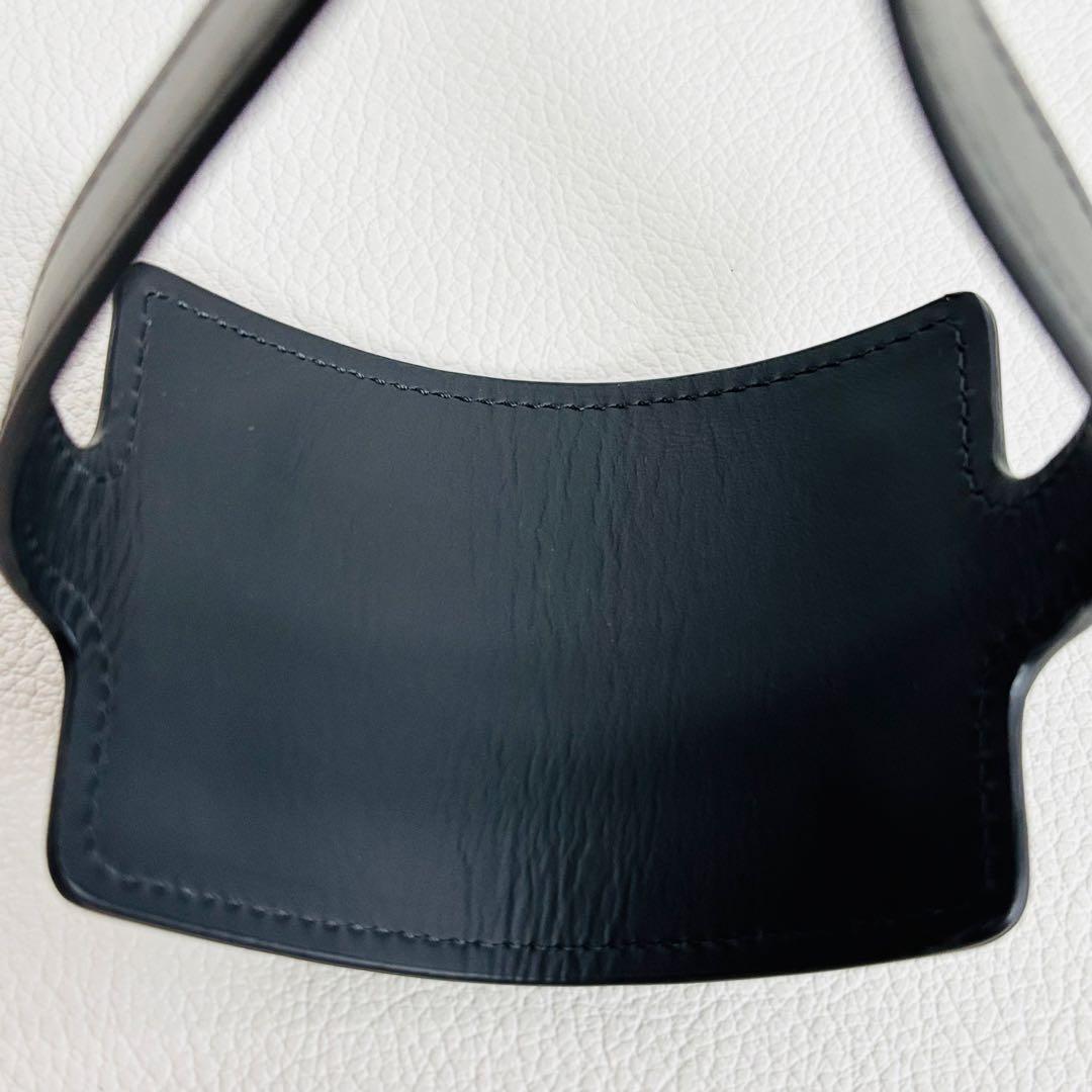 1786【未使用品】メゾンマルジェラ ハンドストラップ ステッチ レザー