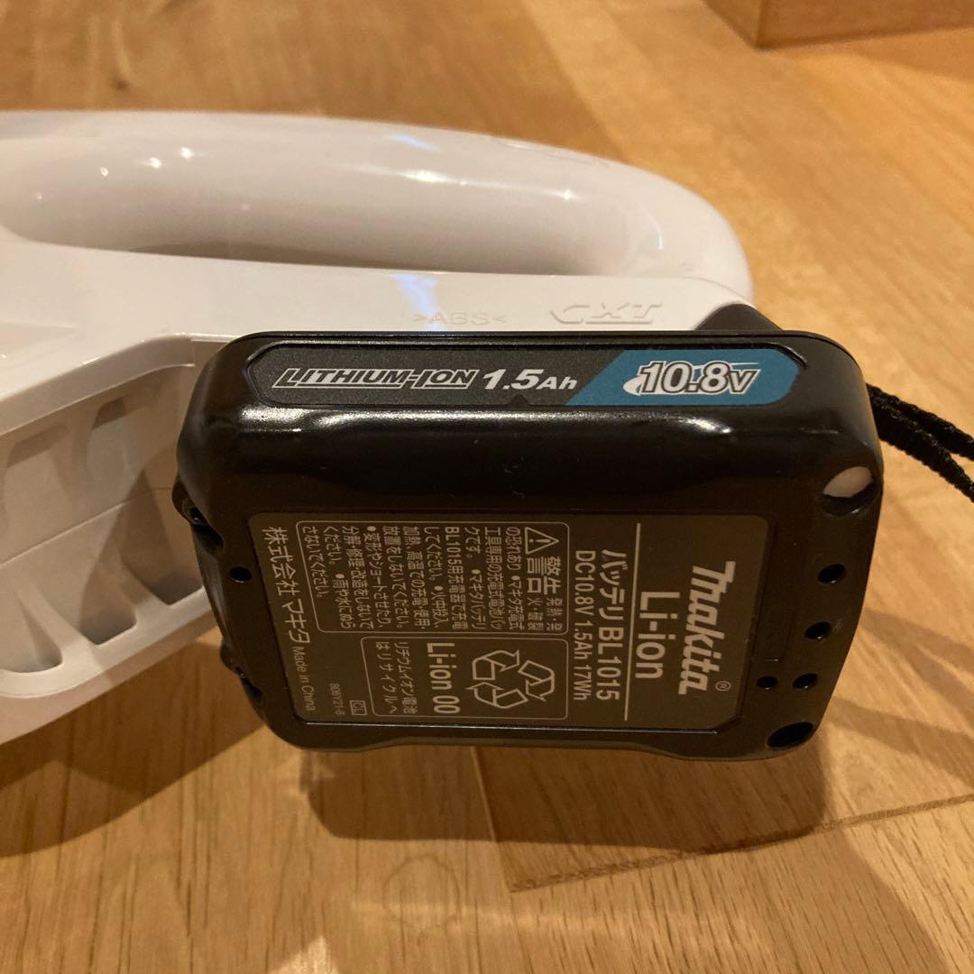 マキタ makita 充電式　コードレス掃除機 紙パック式 CL107FD